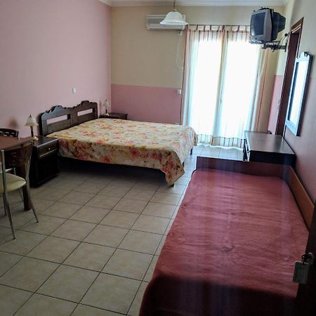 פורוס Dioni Studios & Apartments מראה חיצוני תמונה