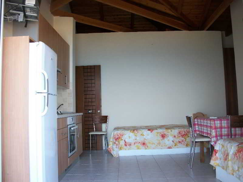 פורוס Dioni Studios & Apartments מראה חיצוני תמונה