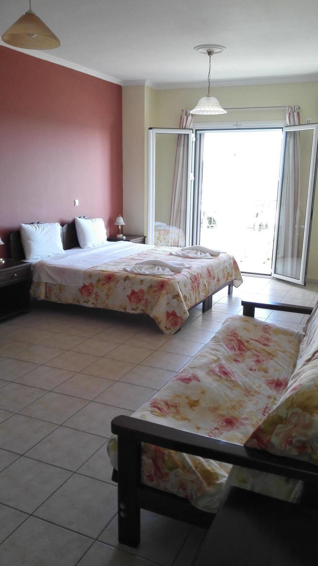 פורוס Dioni Studios & Apartments מראה חיצוני תמונה
