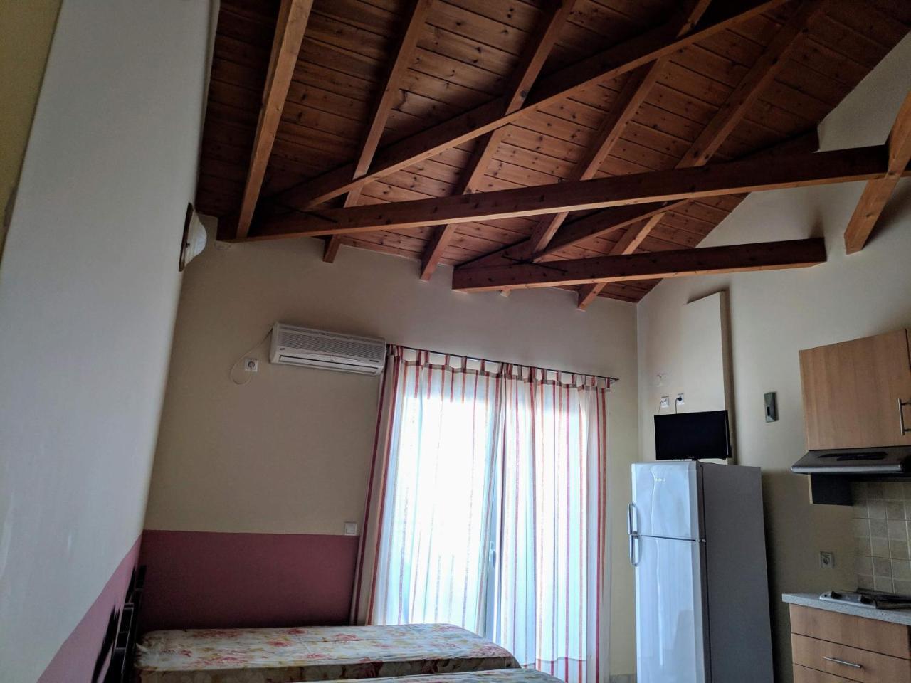 פורוס Dioni Studios & Apartments מראה חיצוני תמונה